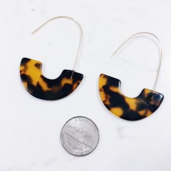 4 for $20 Acrylic Resin Dangle Earrings (Leopard) - Picture 4 of 6